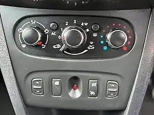 Used 2014 Dacia Sandero Stepway Laureate Blue - Interior and Exterior details 15