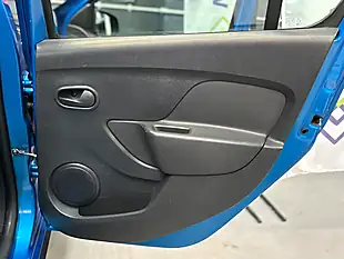 Used 2014 Dacia Sandero Stepway Laureate Blue - Interior and Exterior details 16