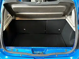 Used 2014 Dacia Sandero Stepway Laureate Blue - Interior and Exterior details 18