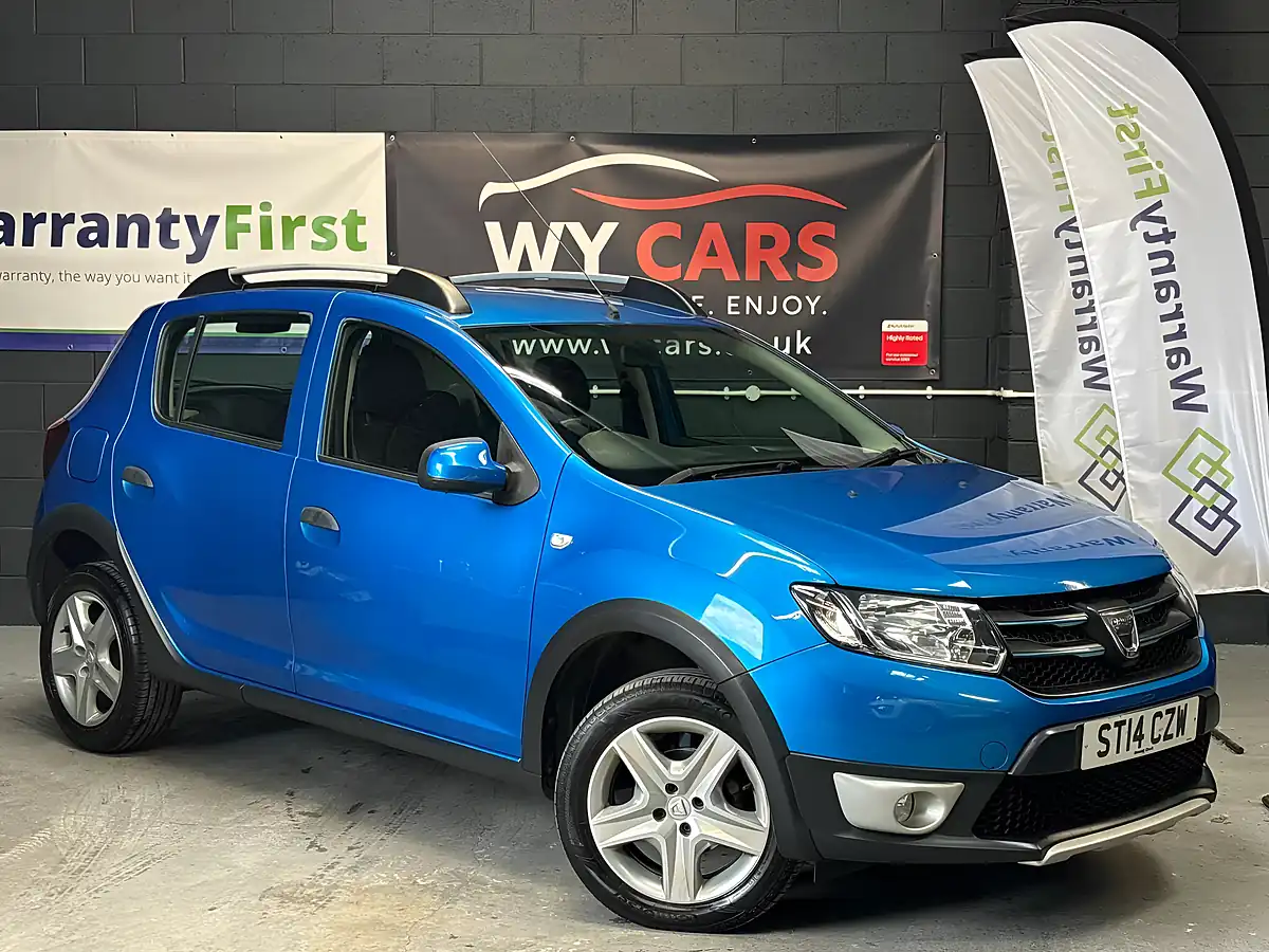 Used 2014 Dacia Sandero Stepway Laureate Blue - Interior and Exterior details 5