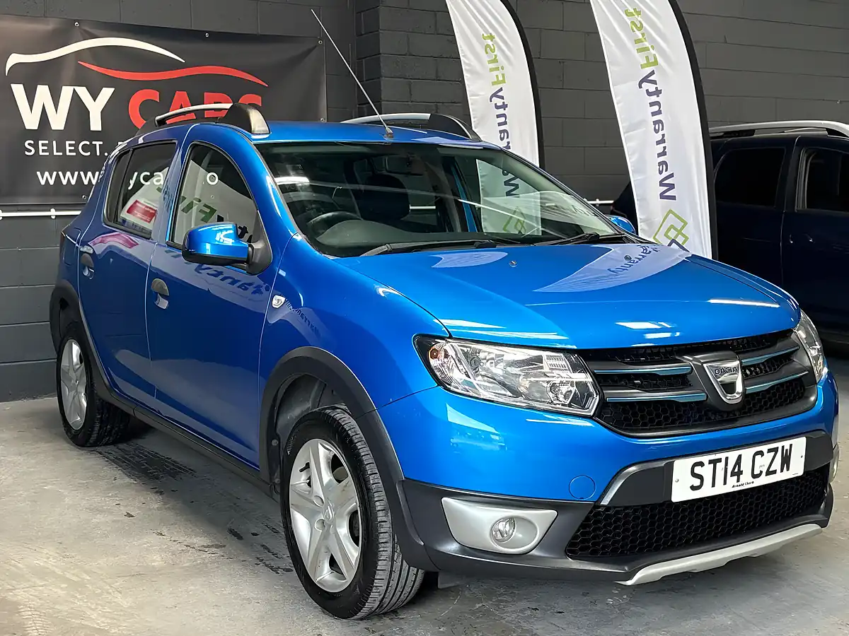 Used 2014 Dacia Sandero Stepway Laureate Blue - Interior and Exterior details 6
