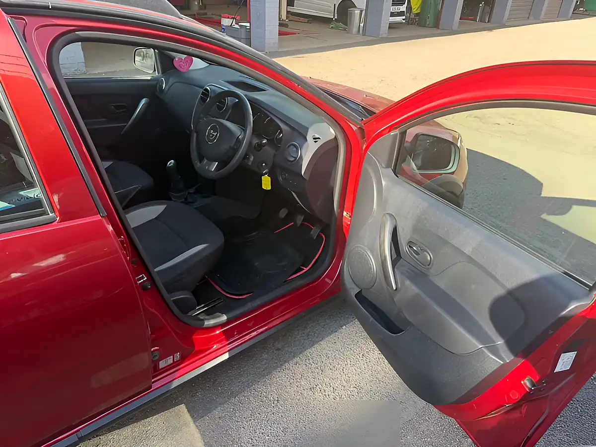 Used 2014 Dacia Sandero Stepway Laureate Cinder Red - Interior and Exterior details 13