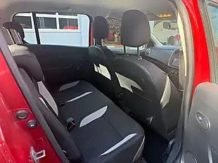 Used 2014 Dacia Sandero Stepway Laureate Cinder Red - Interior and Exterior details 17