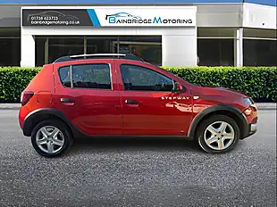Used 2014 Dacia Sandero Stepway Laureate Cinder Red - Interior and Exterior details 2