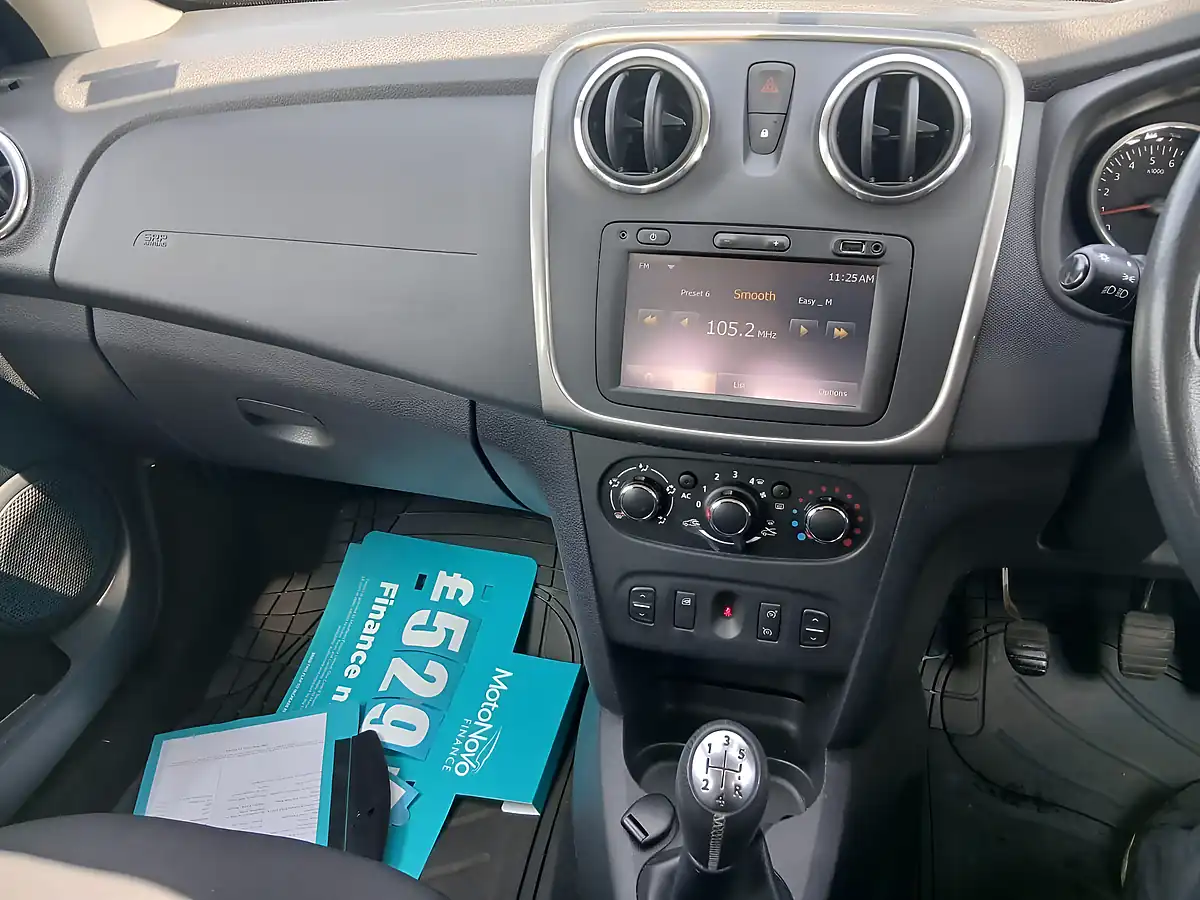 Used 2014 Dacia Sandero Stepway Laureate Red - Interior and Exterior details 14