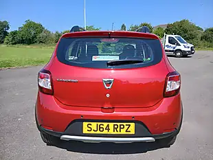Used 2014 Dacia Sandero Stepway Laureate Red - Interior and Exterior details 6