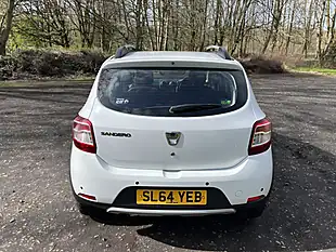 Used 2014 Dacia Sandero Stepway Laureate White - Interior and Exterior details 4