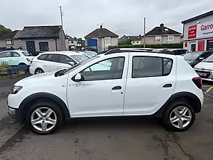 Used 2014 Dacia Sandero Stepway Laureate White - Interior and Exterior details 2