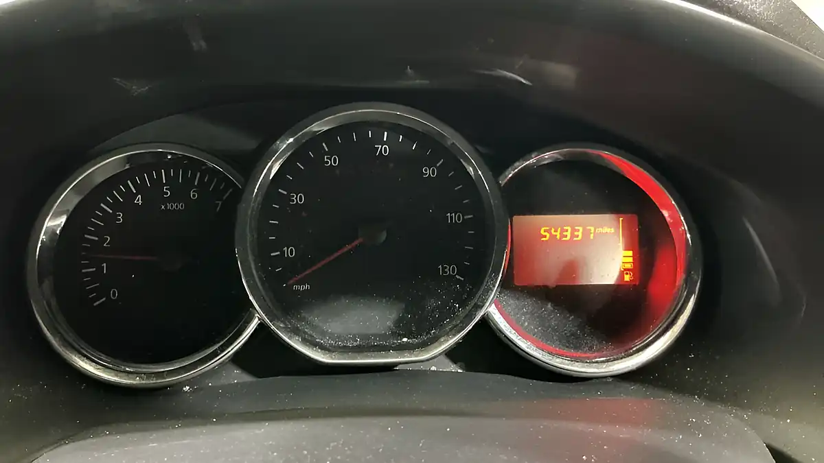 Used 2014 Dacia Sandero Stepway Laureate White - Interior and Exterior details 10