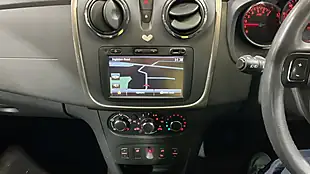 Used 2014 Dacia Sandero Stepway Laureate White - Interior and Exterior details 11