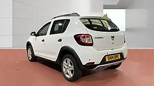 Used 2014 Dacia Sandero Stepway Laureate White - Interior and Exterior details 3