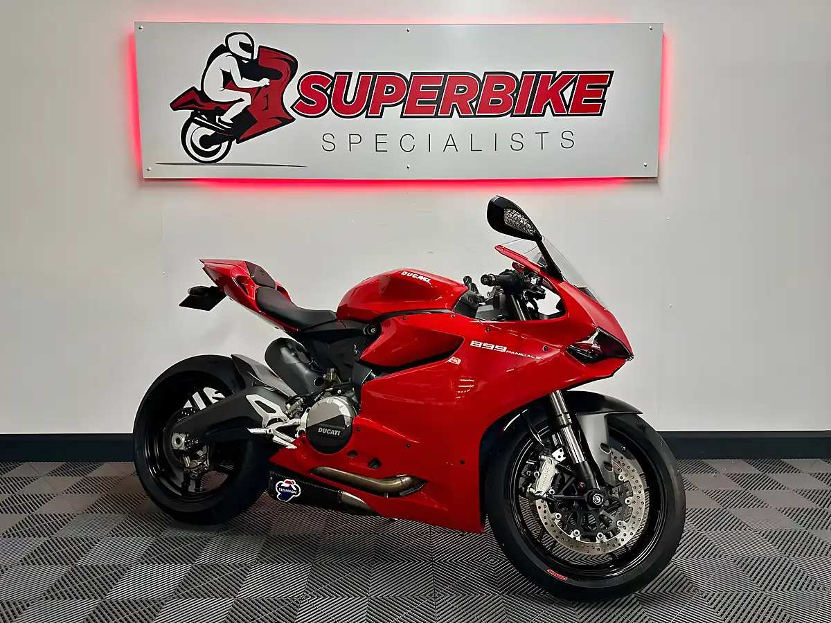 Used 2014 Ducati 899 Panigale Red - Front View