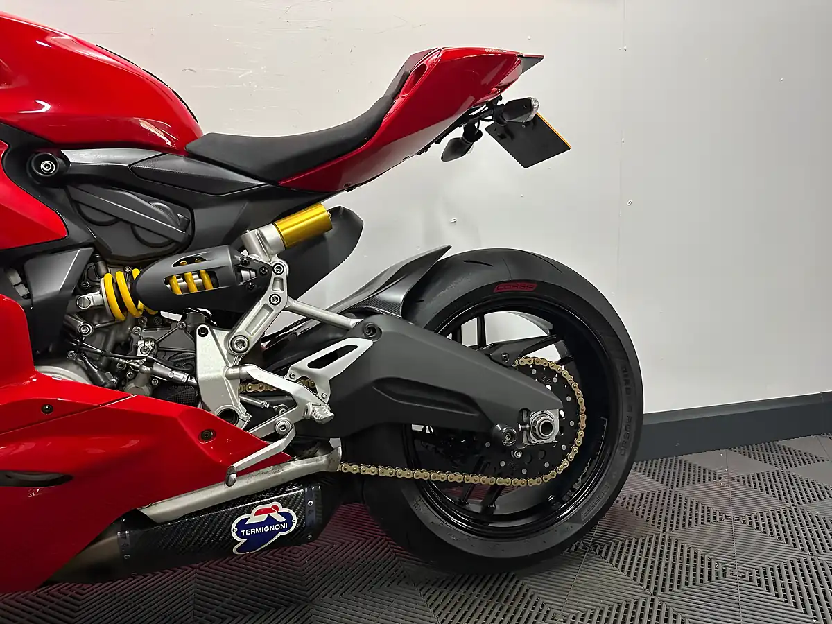 Used 2014 Ducati 899 Panigale Red - Interior and Exterior details 14