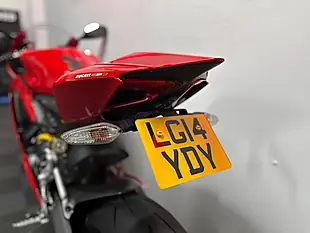 Used 2014 Ducati 899 Panigale Red - Interior and Exterior details 17