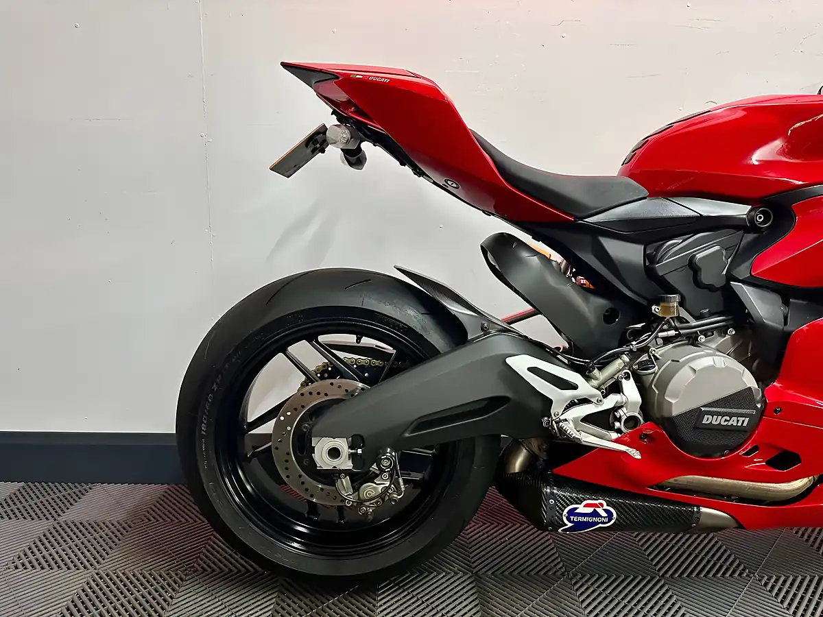 Used 2014 Ducati 899 Panigale Red - Interior and Exterior details 6