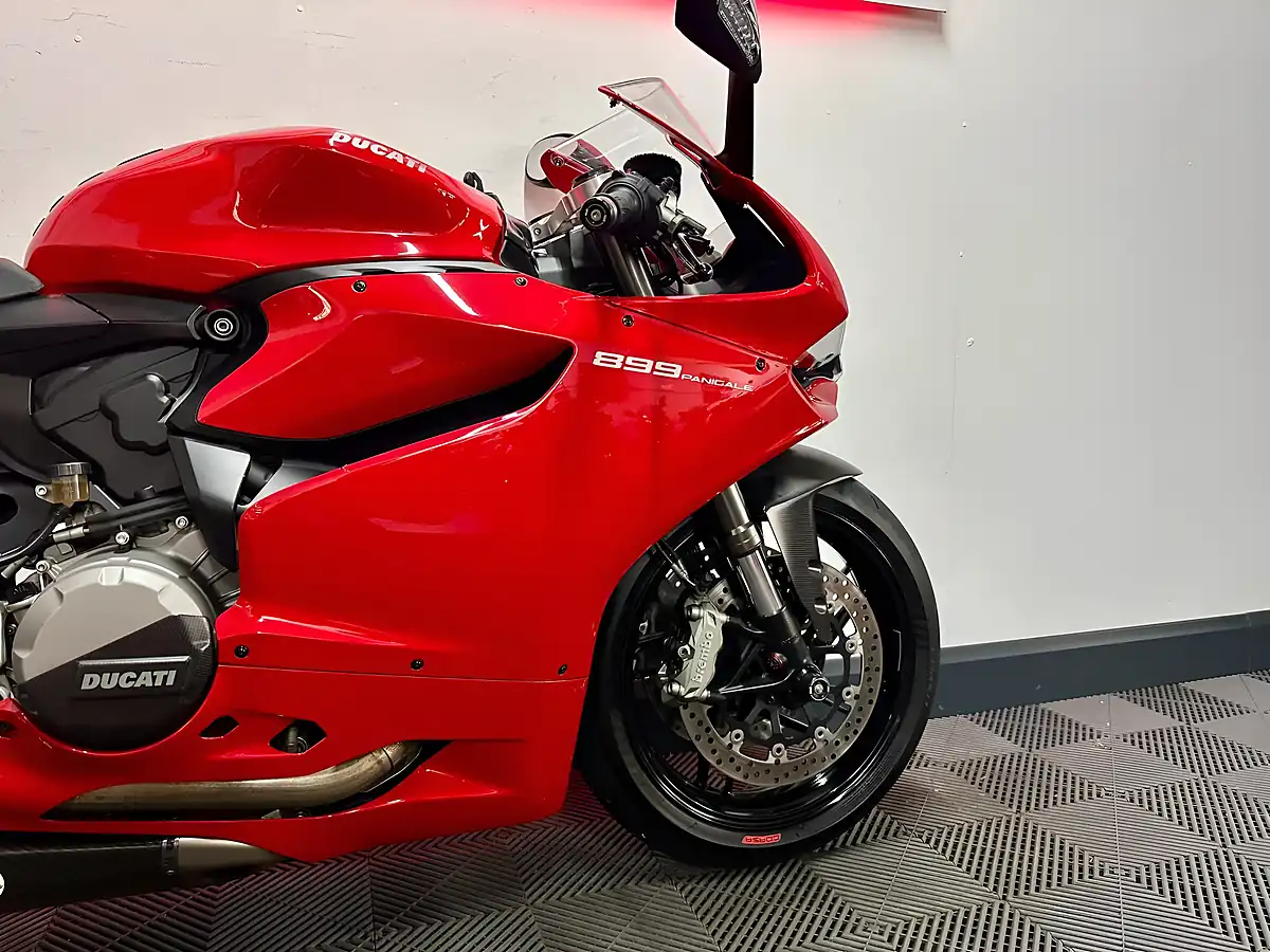 Used 2014 Ducati 899 Panigale Red - Interior and Exterior details 8