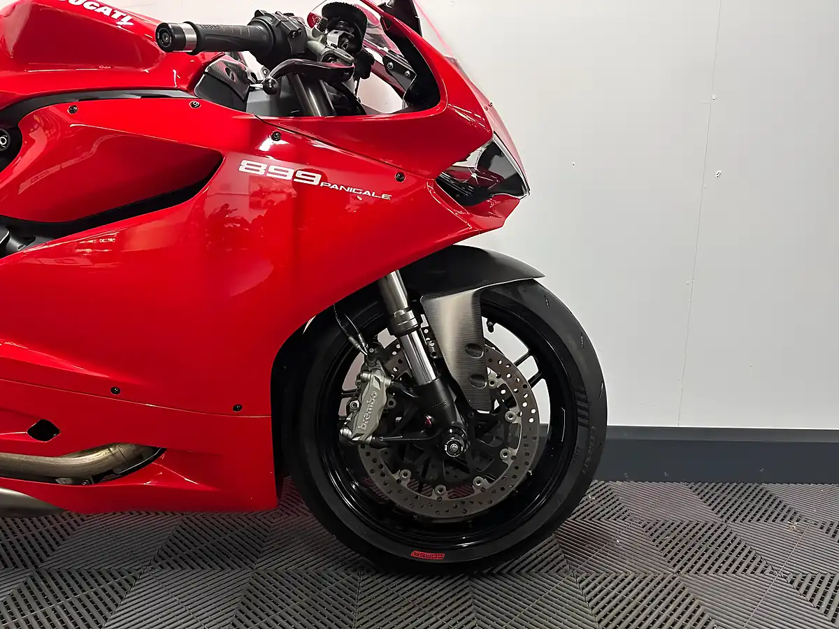 Used 2014 Ducati 899 Panigale Red - Interior and Exterior details 9