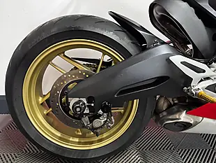 Used 2014 Ducati 899 Panigale Super Sports Red - Interior and Exterior details 10