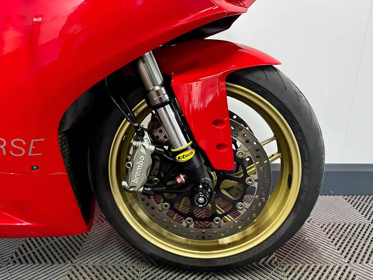 Used 2014 Ducati 899 Panigale Super Sports Red - Interior and Exterior details 12