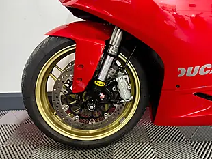 Used 2014 Ducati 899 Panigale Super Sports Red - Interior and Exterior details 14