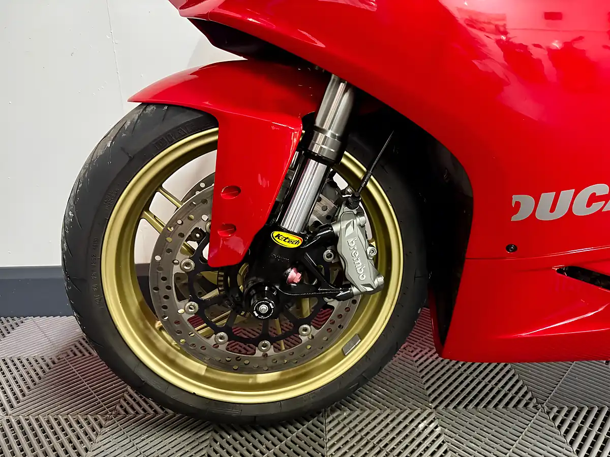 Used 2014 Ducati 899 Panigale Super Sports Red - Interior and Exterior details 14