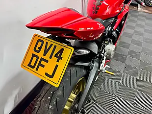 Used 2014 Ducati 899 Panigale Super Sports Red - Interior and Exterior details 18