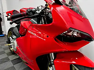 Used 2014 Ducati 899 Panigale Super Sports Red - Interior and Exterior details 19