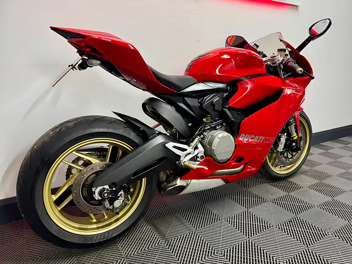 Used 2014 Ducati 899 Panigale Super Sports Red - Interior and Exterior details 3