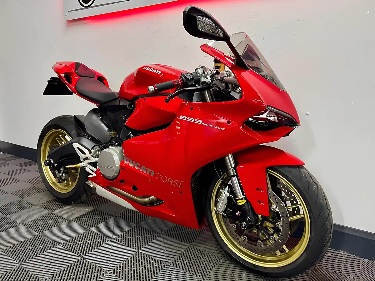 Used 2014 Ducati 899 Panigale Super Sports Red - Interior and Exterior details 4
