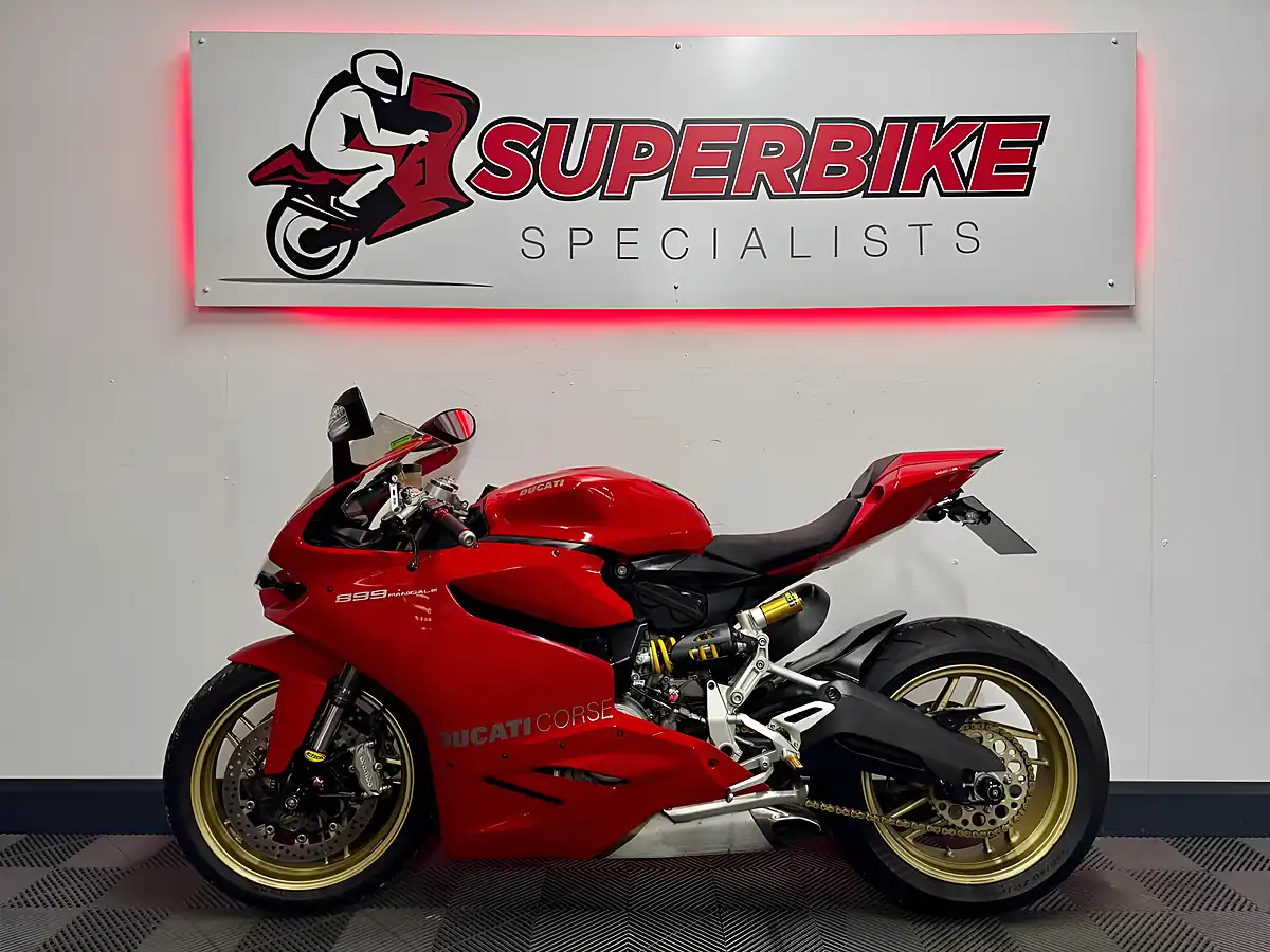 Used 2014 Ducati 899 Panigale Super Sports Red - Interior and Exterior details 6