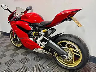 Used 2014 Ducati 899 Panigale Super Sports Red - Interior and Exterior details 8