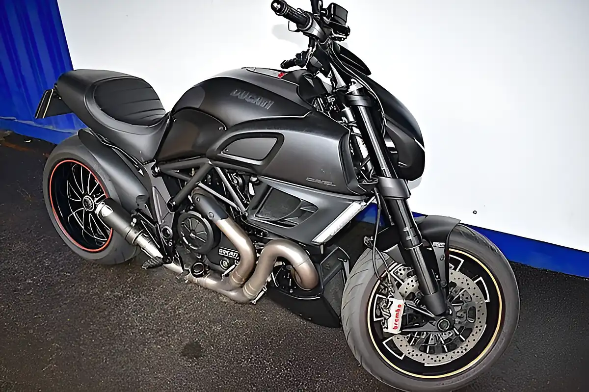 Used 2014 Ducati Diavel Dark Edition Black - Interior and Exterior details 4