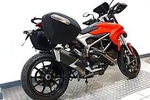 Used 2014 Ducati Hyperstrada 821 Tourer Red - Interior and Exterior details 3