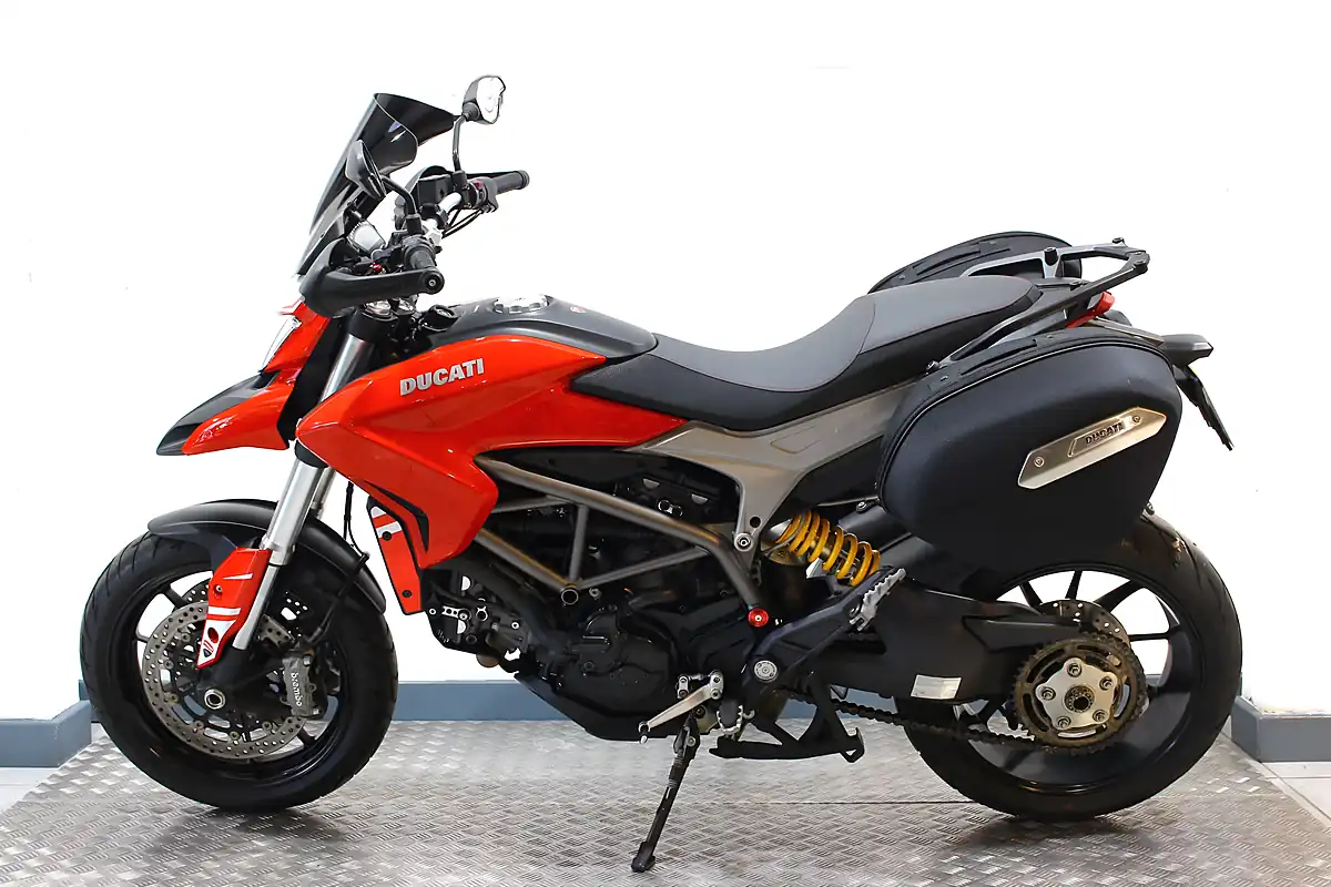 Used 2014 Ducati Hyperstrada 821 Tourer Red - Interior and Exterior details 8