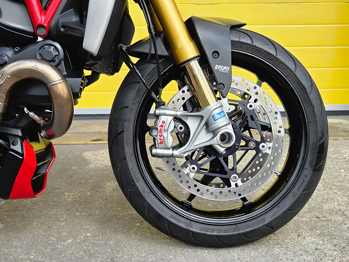 Used 2014 Ducati Monster 1200 S Red - Interior and Exterior details 16
