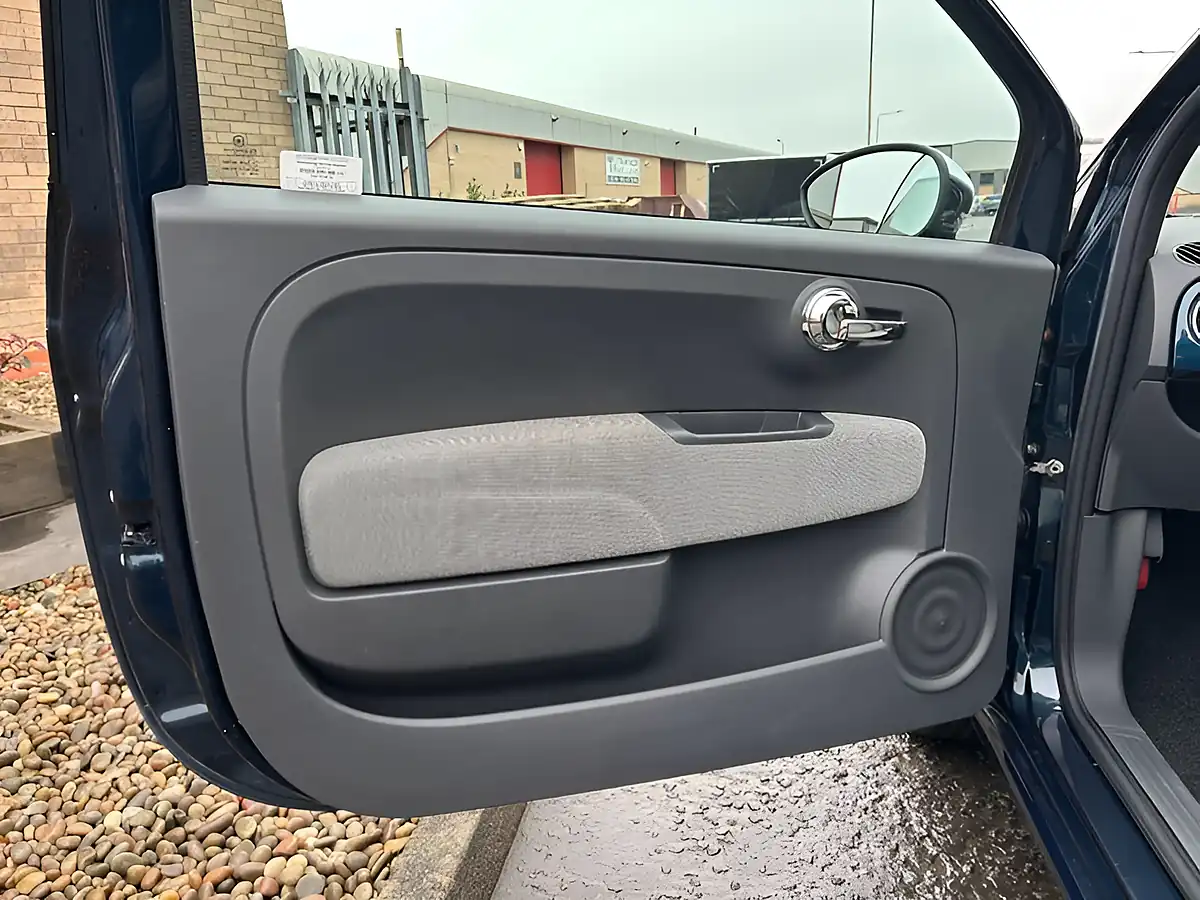Used 2014 Fiat 500 Lounge Epic Blue - Interior and Exterior details 13