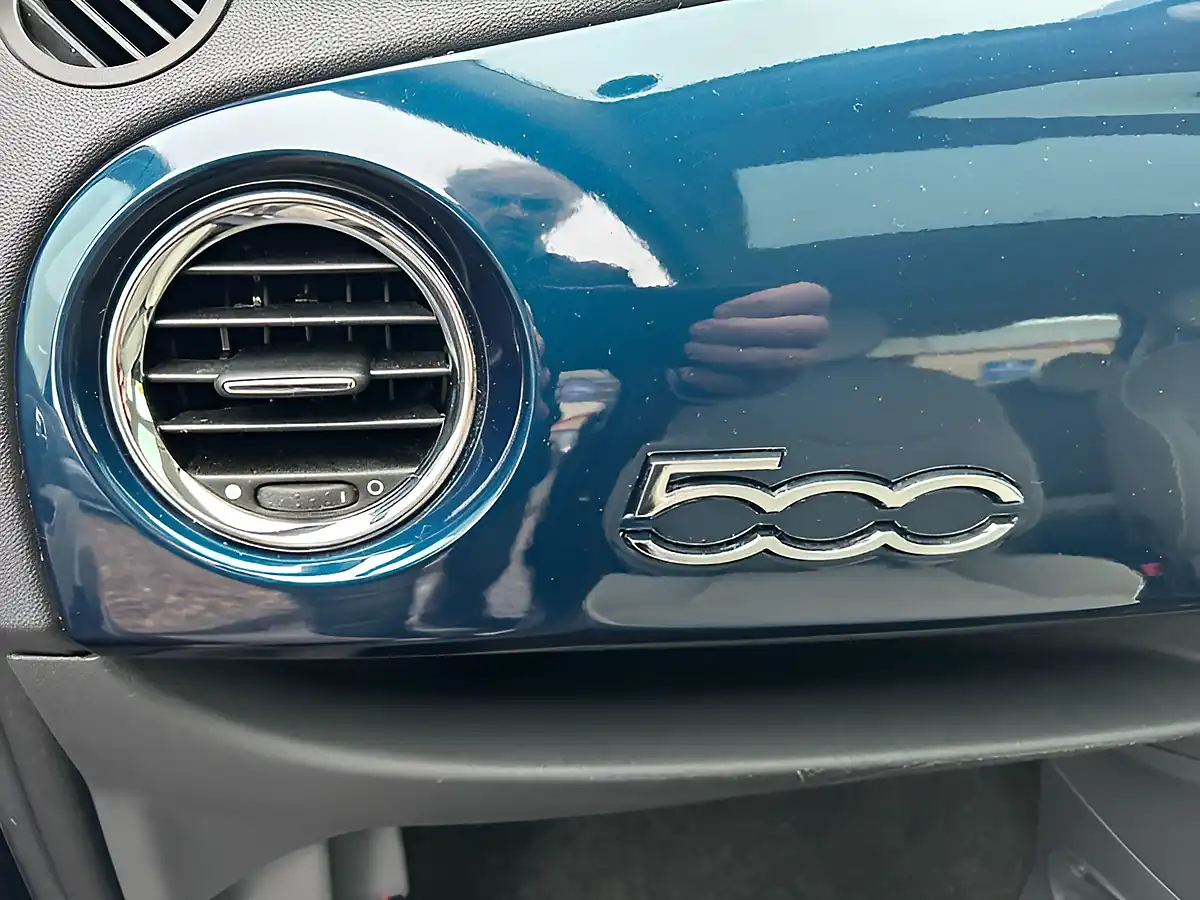 Used 2014 Fiat 500 Lounge Epic Blue - Interior and Exterior details 19