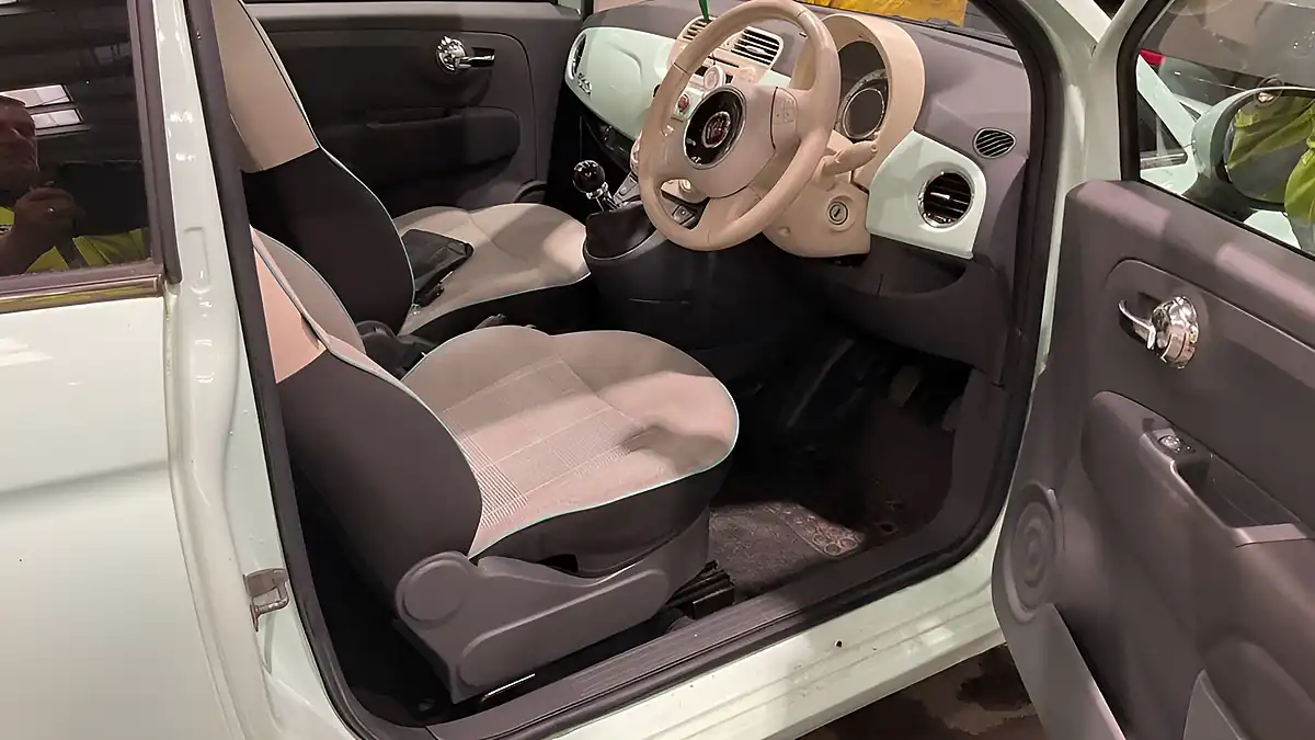 Used 2014 Fiat 500 Lounge Green - Interior and Exterior details 9