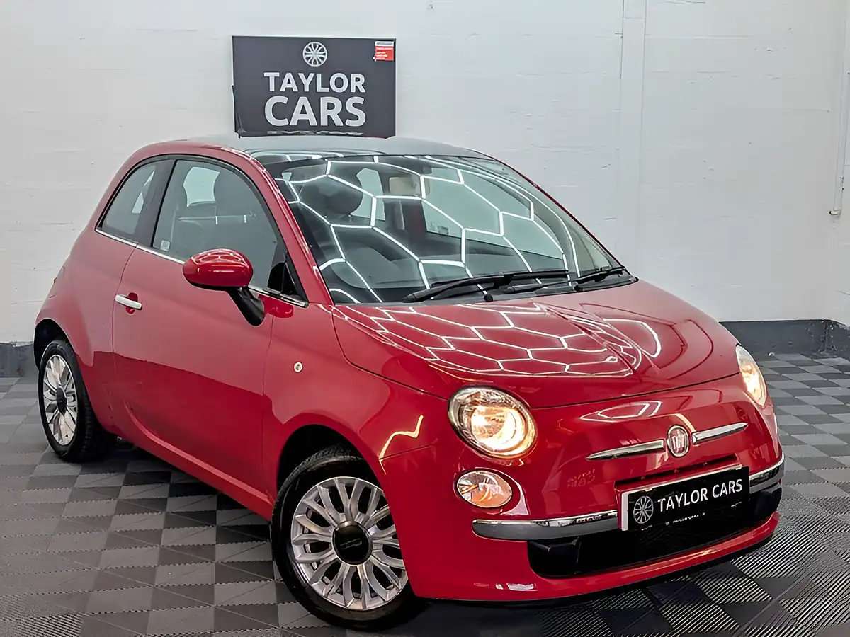 Used 2014 Fiat 500 Lounge Red - Interior and Exterior details 3