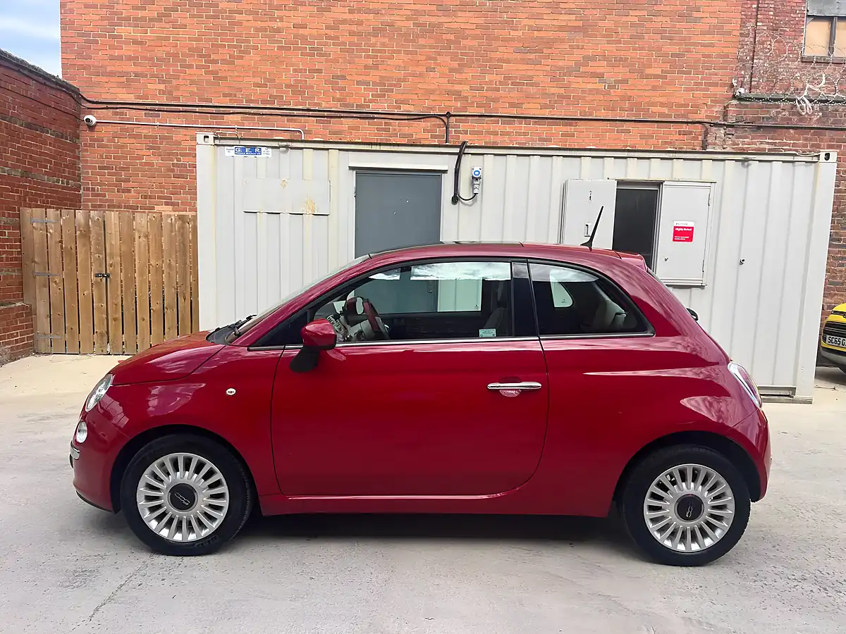 Used 2014 Fiat 500 Lounge Red - Interior and Exterior details 6