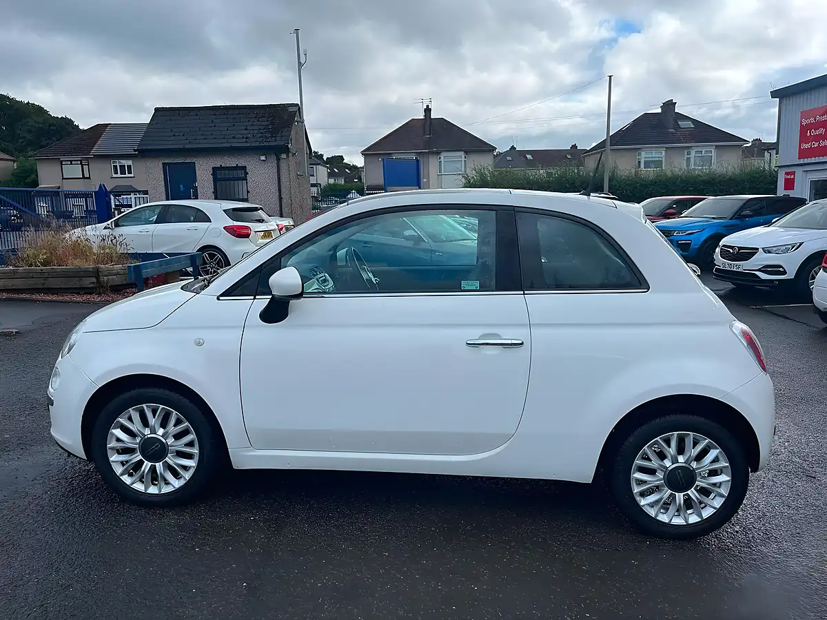 Used 2014 Fiat 500 Lounge White - Interior and Exterior details 10