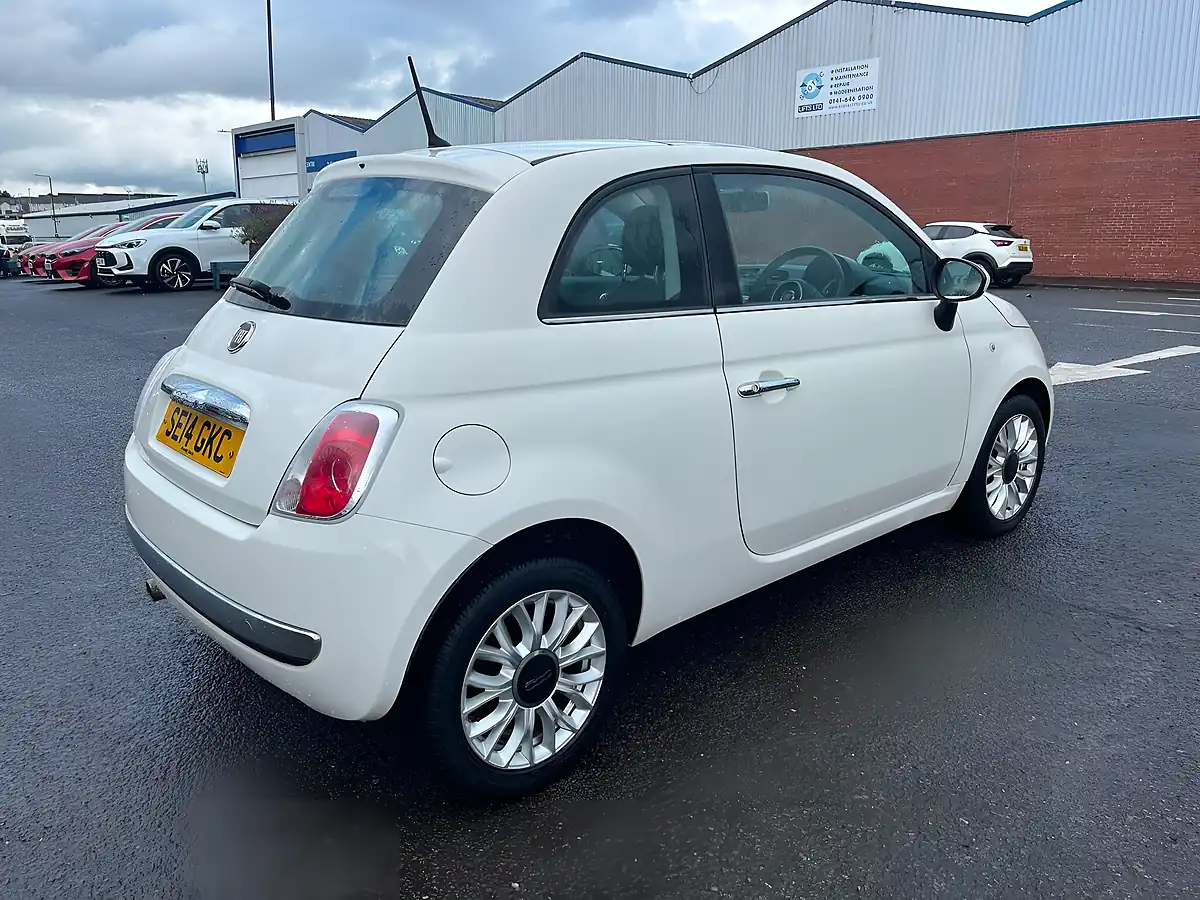 Used 2014 Fiat 500 Lounge White - Interior and Exterior details 5