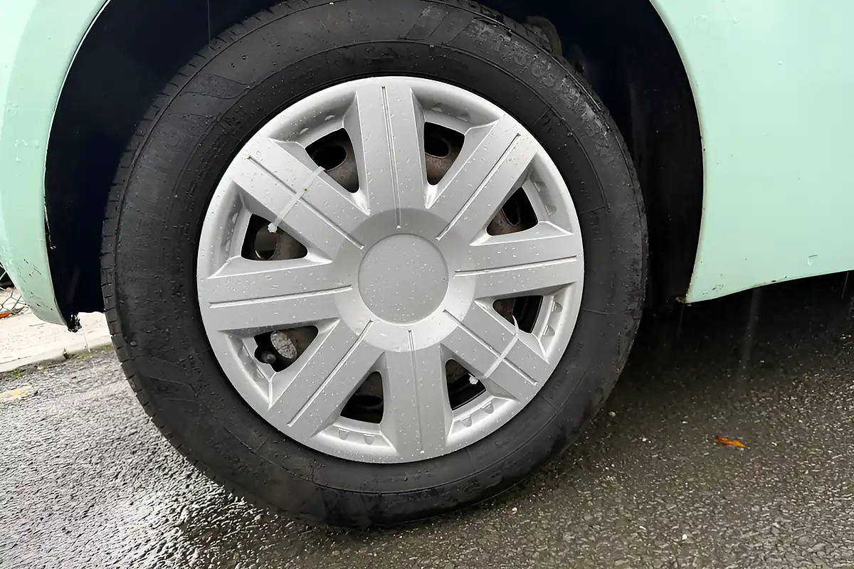 Used 2014 Fiat 500 Pop Green - Interior and Exterior details 10