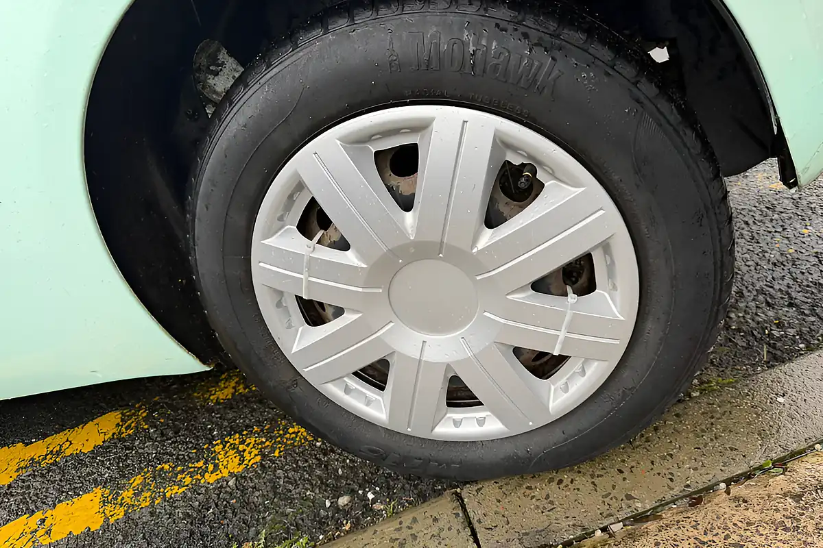 Used 2014 Fiat 500 Pop Green - Interior and Exterior details 11