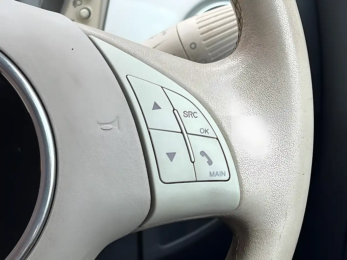 Used 2014 Fiat 500 Pop White - Interior and Exterior details 14