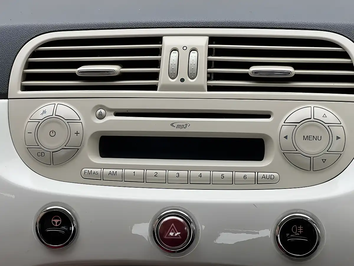 Used 2014 Fiat 500 Pop White - Interior and Exterior details 18