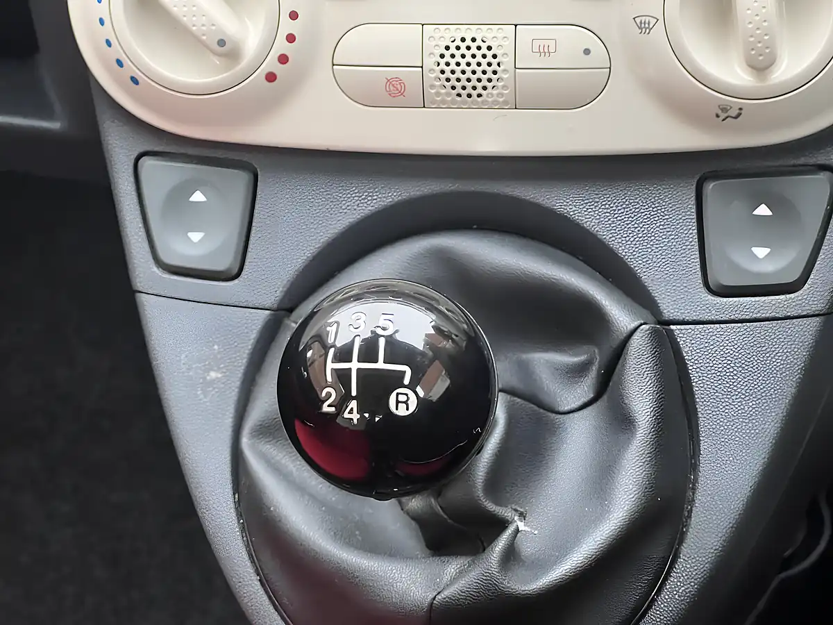Used 2014 Fiat 500 Pop White - Interior and Exterior details 19