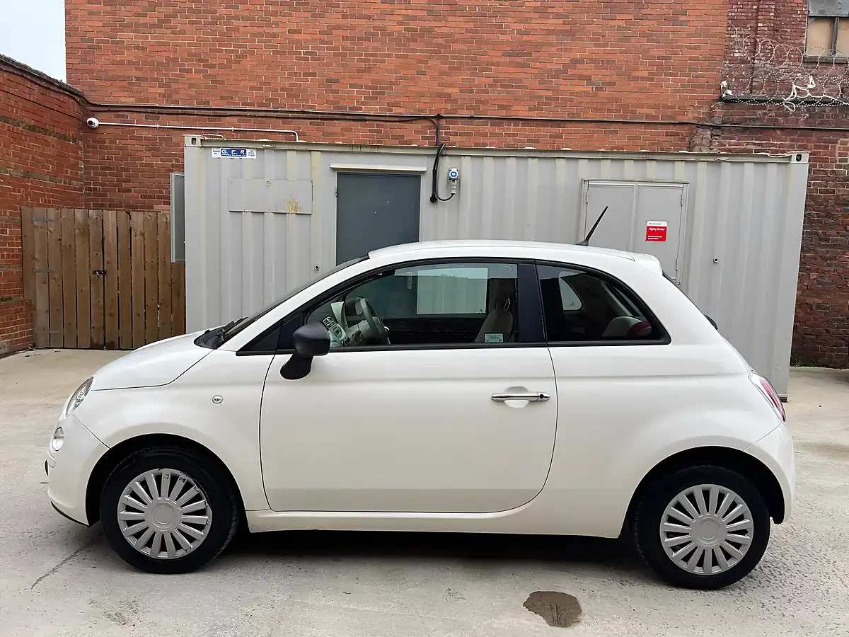Used 2014 Fiat 500 Pop White - Interior and Exterior details 4