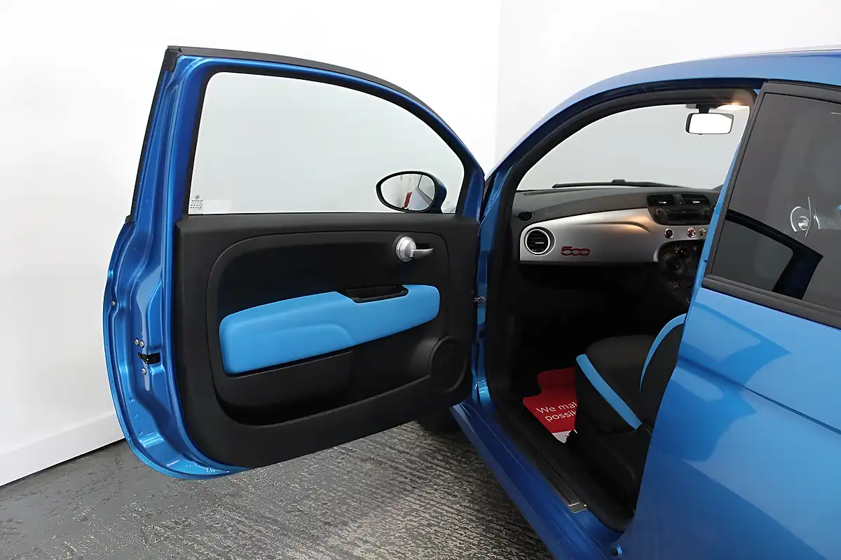Used 2014 Fiat 500 S Blue - Interior and Exterior details 12