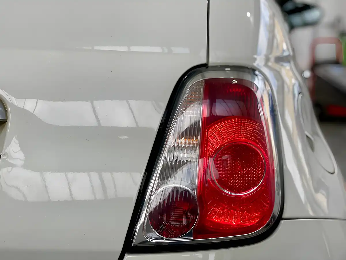 Used 2014 Fiat 500 S White - Interior and Exterior details 12